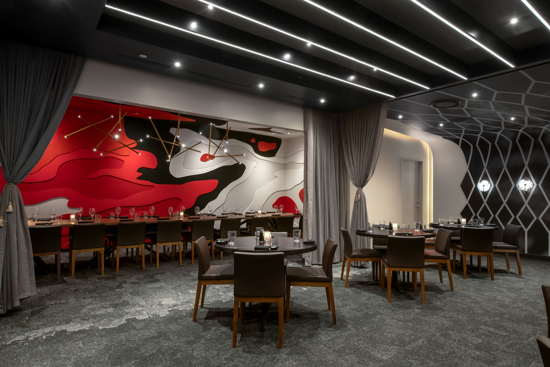 01 Executive Suite - Red_Interiors_004